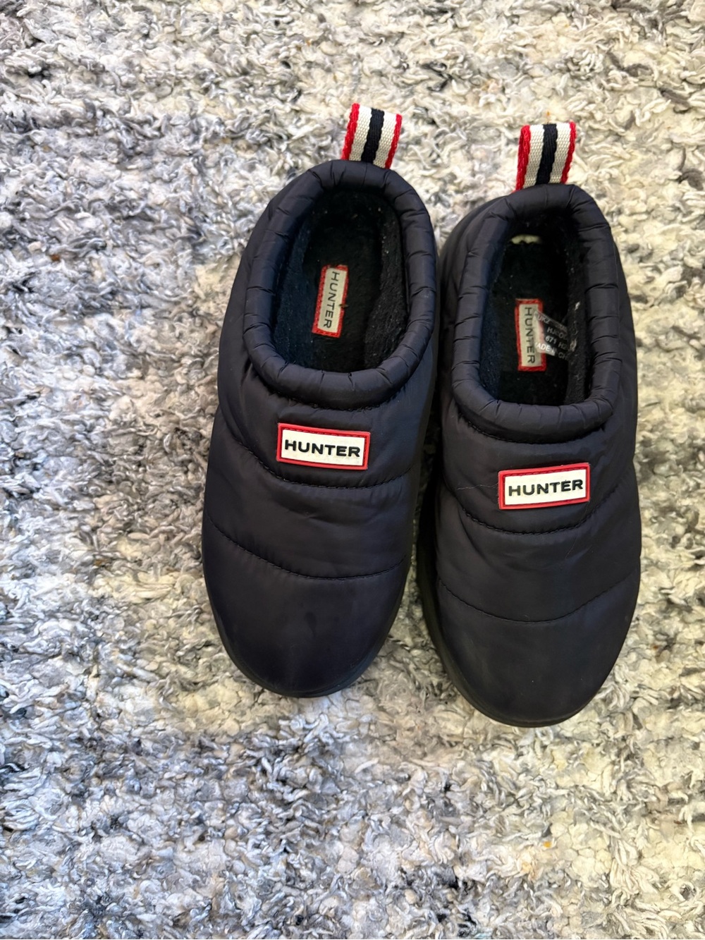 Hunter Kids Black Quilted Slip-On Slippers with Red-Trim Logo
